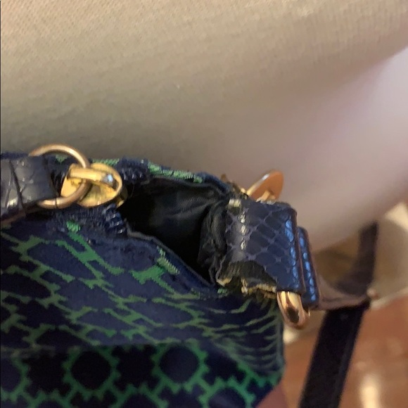 Tommy Hilfiger Crossbody Purse - Picture 5 of 12